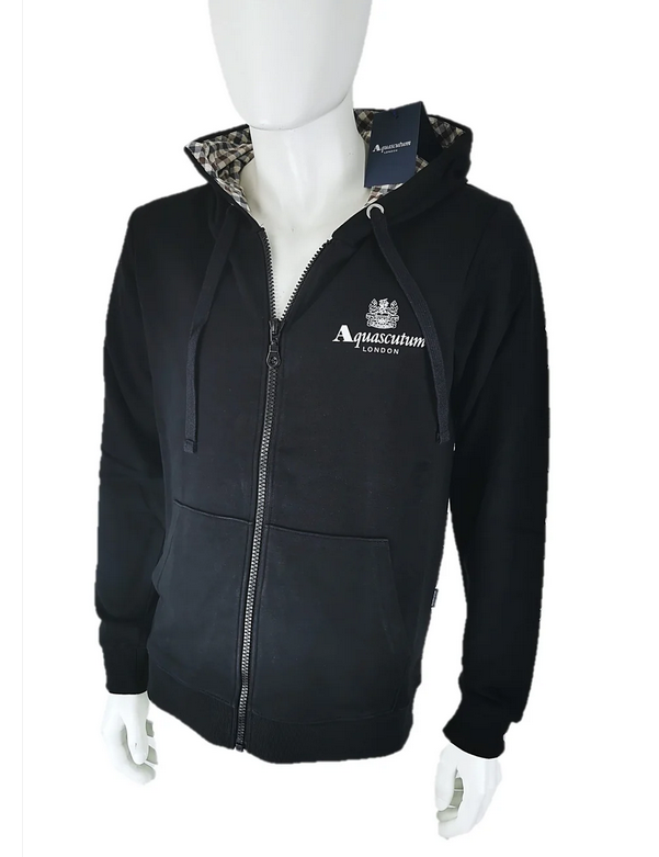Aquascutum: Heritage Casual Blazers for Effortless Style