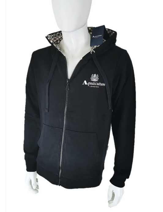 Aquascutum: Heritage Casual Blazers for Effortless Style