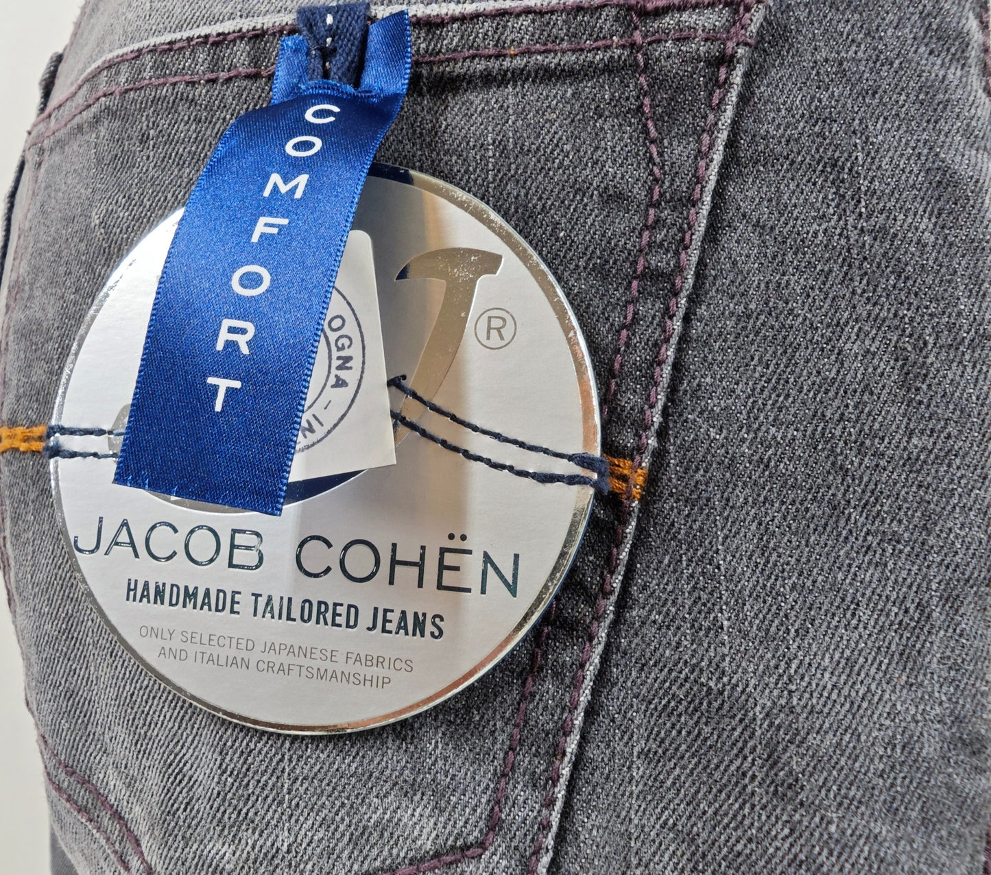 Jacob Cohen 622 Comfort Jeans Size 32 NEW