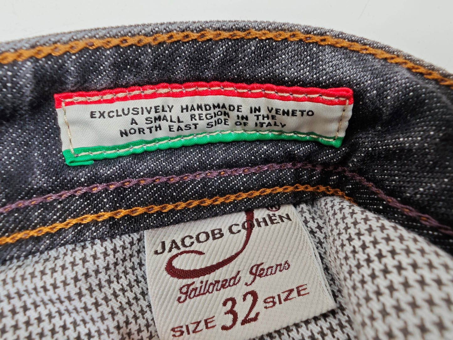 Jacob Cohen 622 Comfort Jeans Size 32 NEW