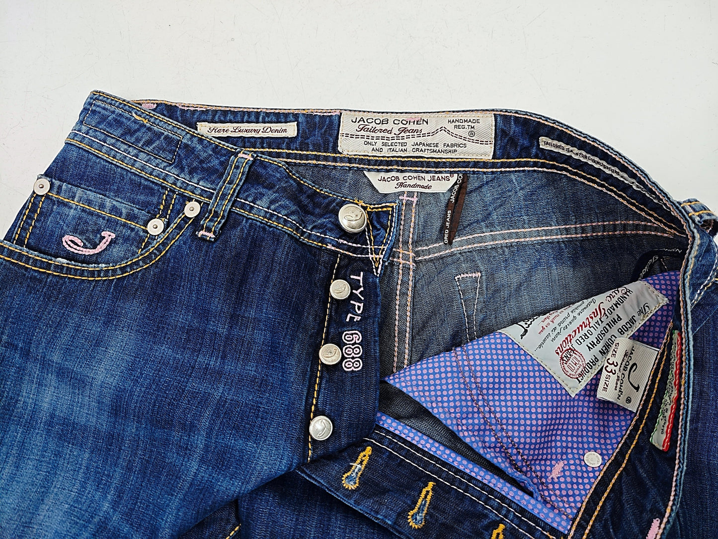 Jacob Cohen 688 Jeans Size 33 might also fit as 32