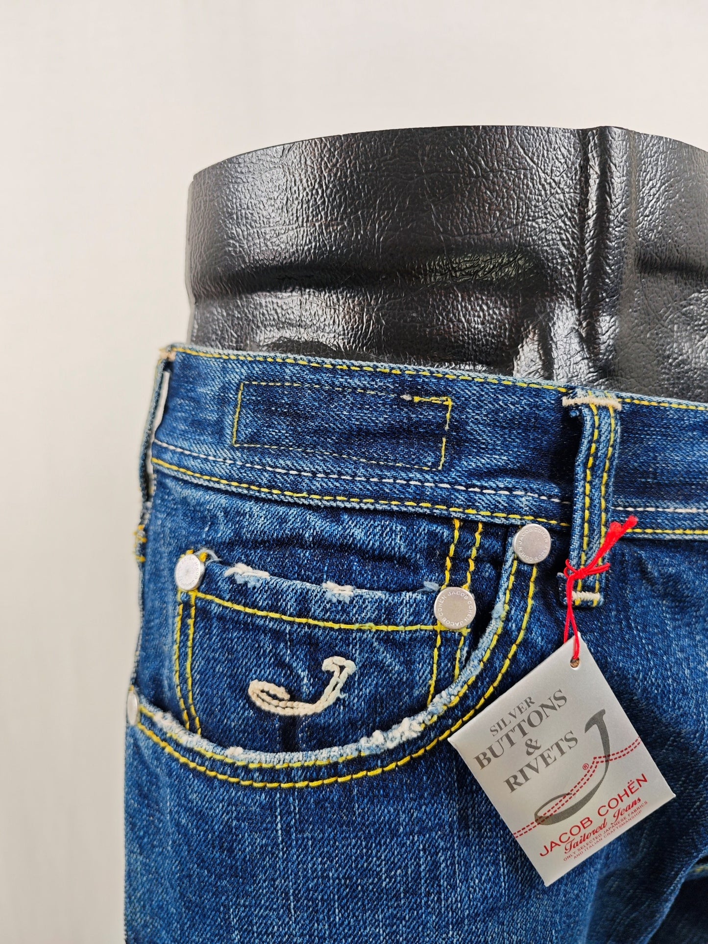 Jacob Cohen 622 Limited Edition (18/22) Jeans Size 33 fits as 32 NEW