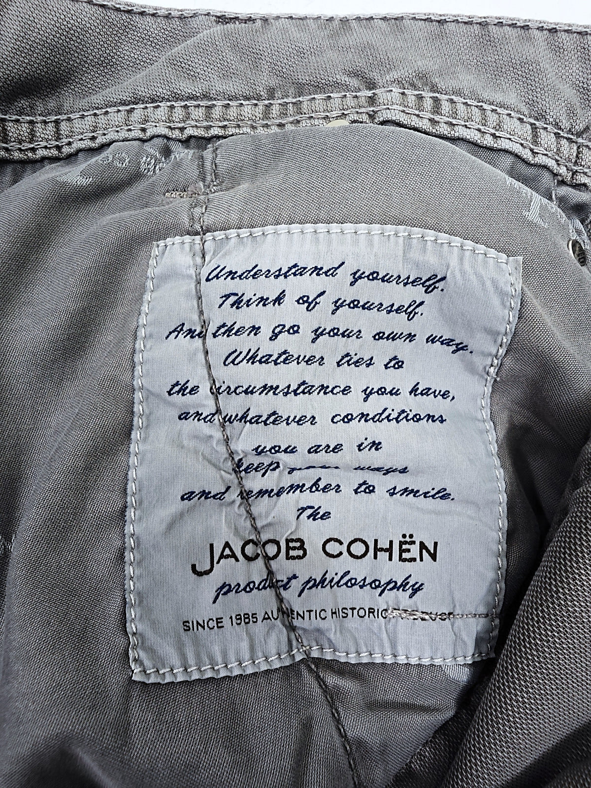Jacob Cohen 613 Comfort Trousers Size 33