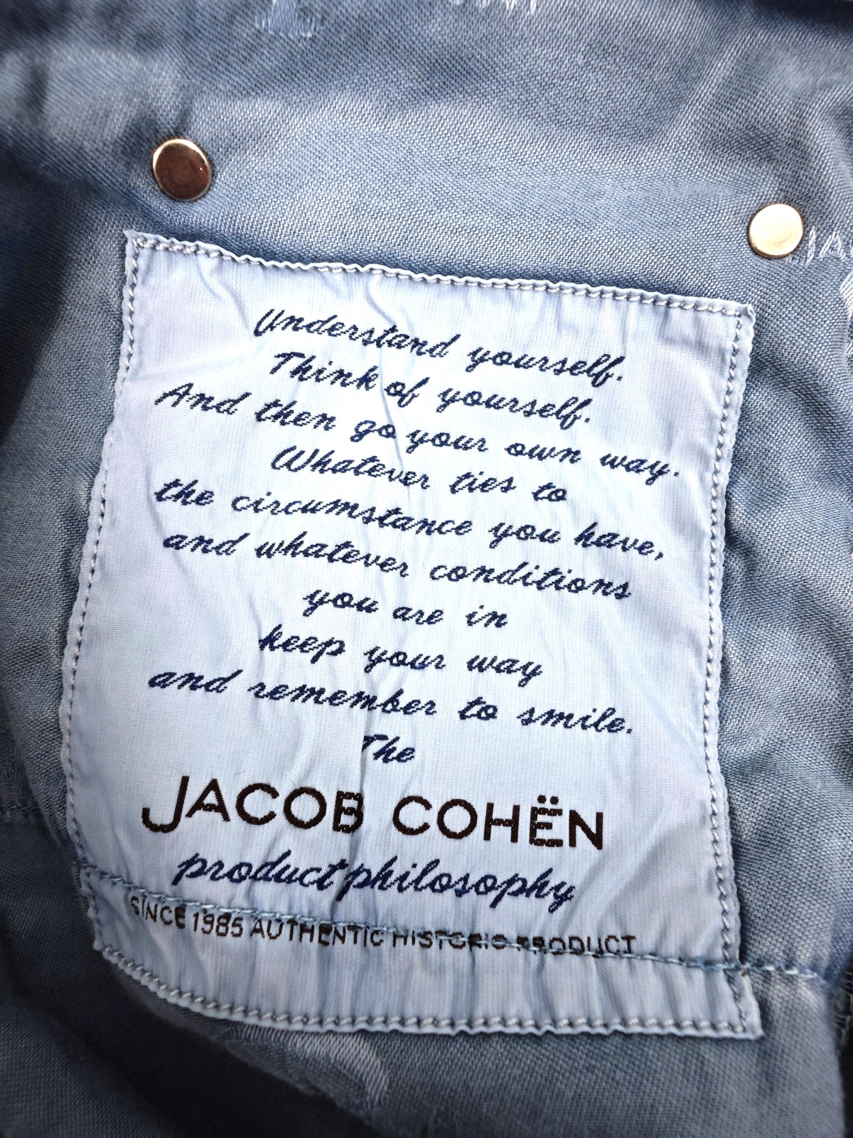 Jacob Cohen 688 Comfort Trousers Size 33 with light washing defect