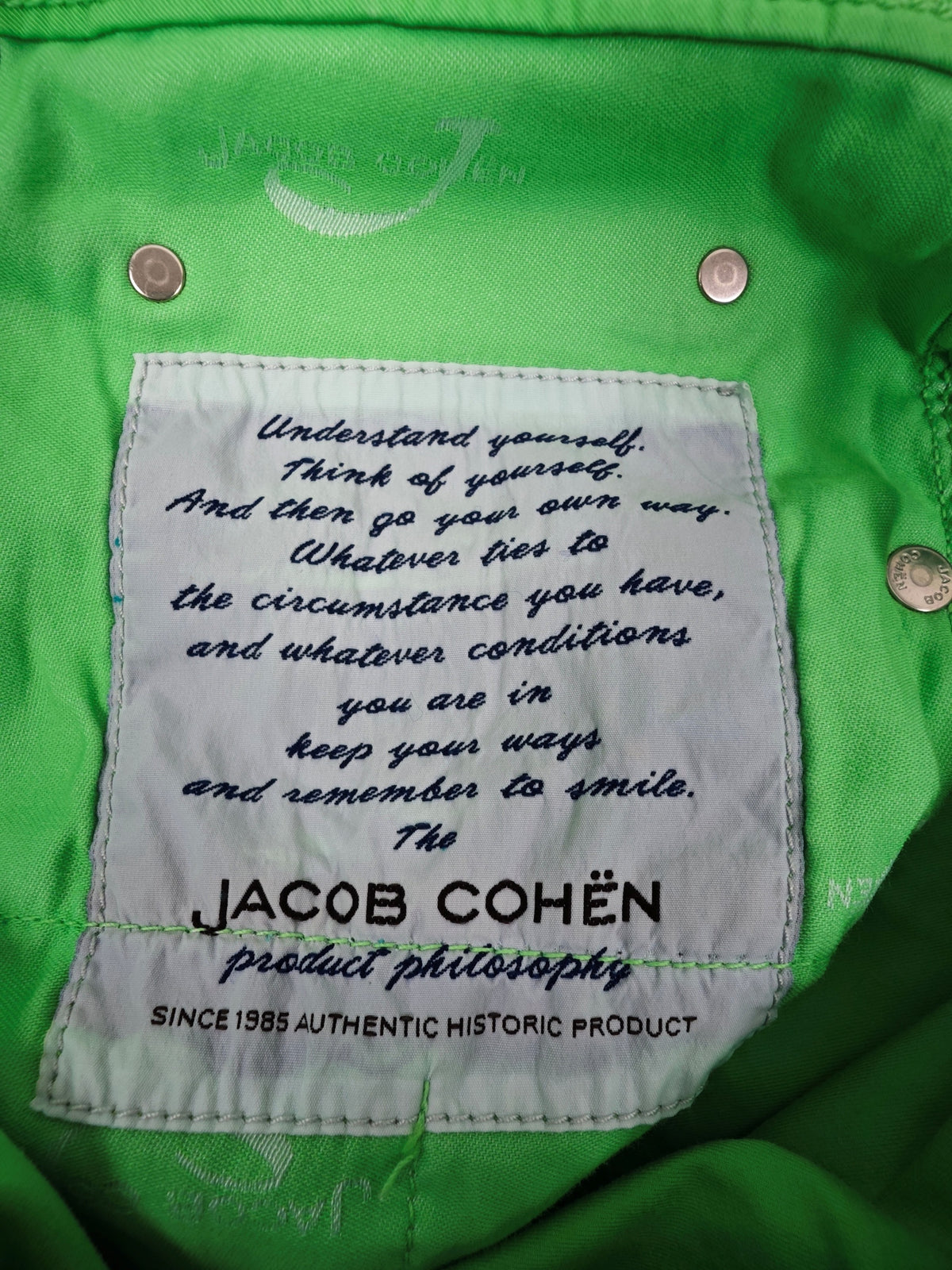 Jacob Cohen 688 Comfort Trousers Size 37 also fit as 38 with 2 mini stains