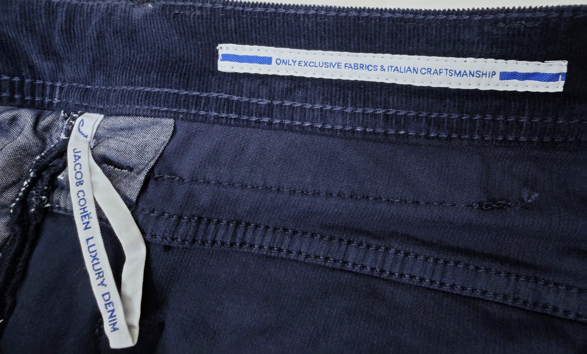 Jacob Cohen Nick Corduroy Jeans size 37 fits as 35