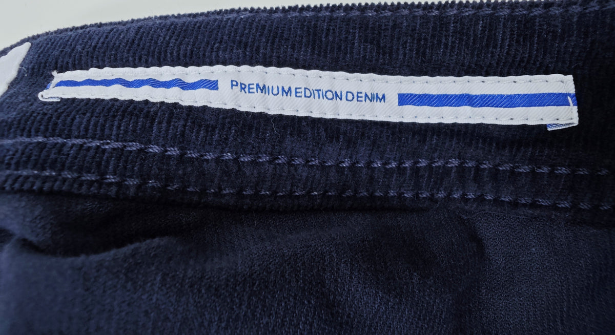 Jacob Cohen Nick Corduroy Jeans size 37 fits as 35