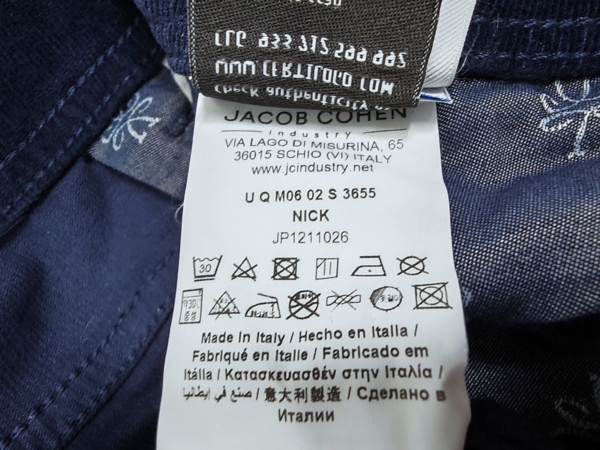 Jacob Cohen Nick Corduroy Jeans size 37 fits as 35