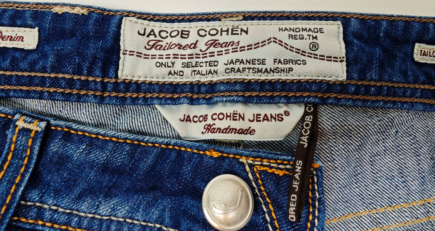 Jacob Cohen 622 Jeans Size 33 might also fits as 32