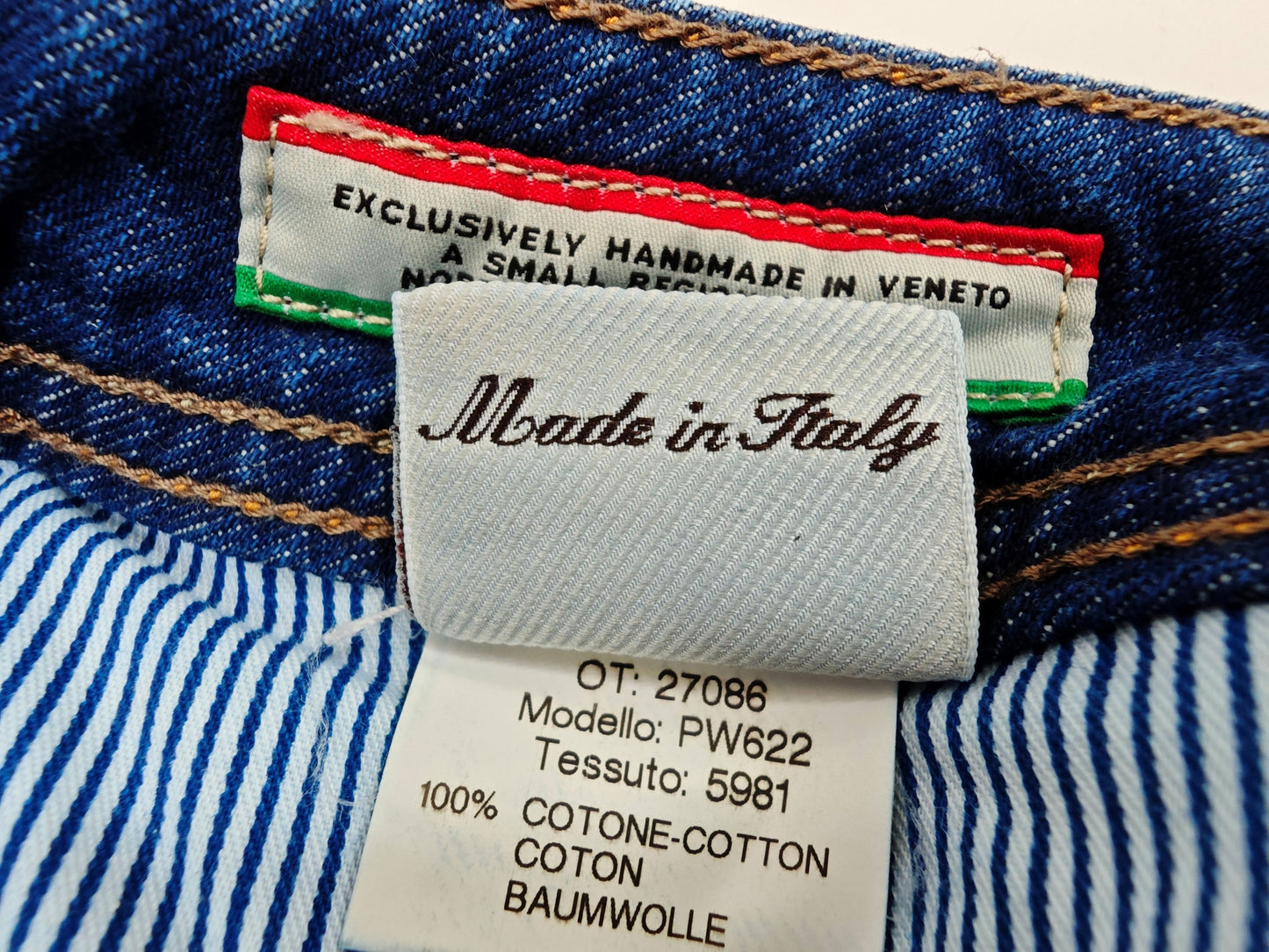 Jacob Cohen 622 Jeans Size 33 might also fits as 32