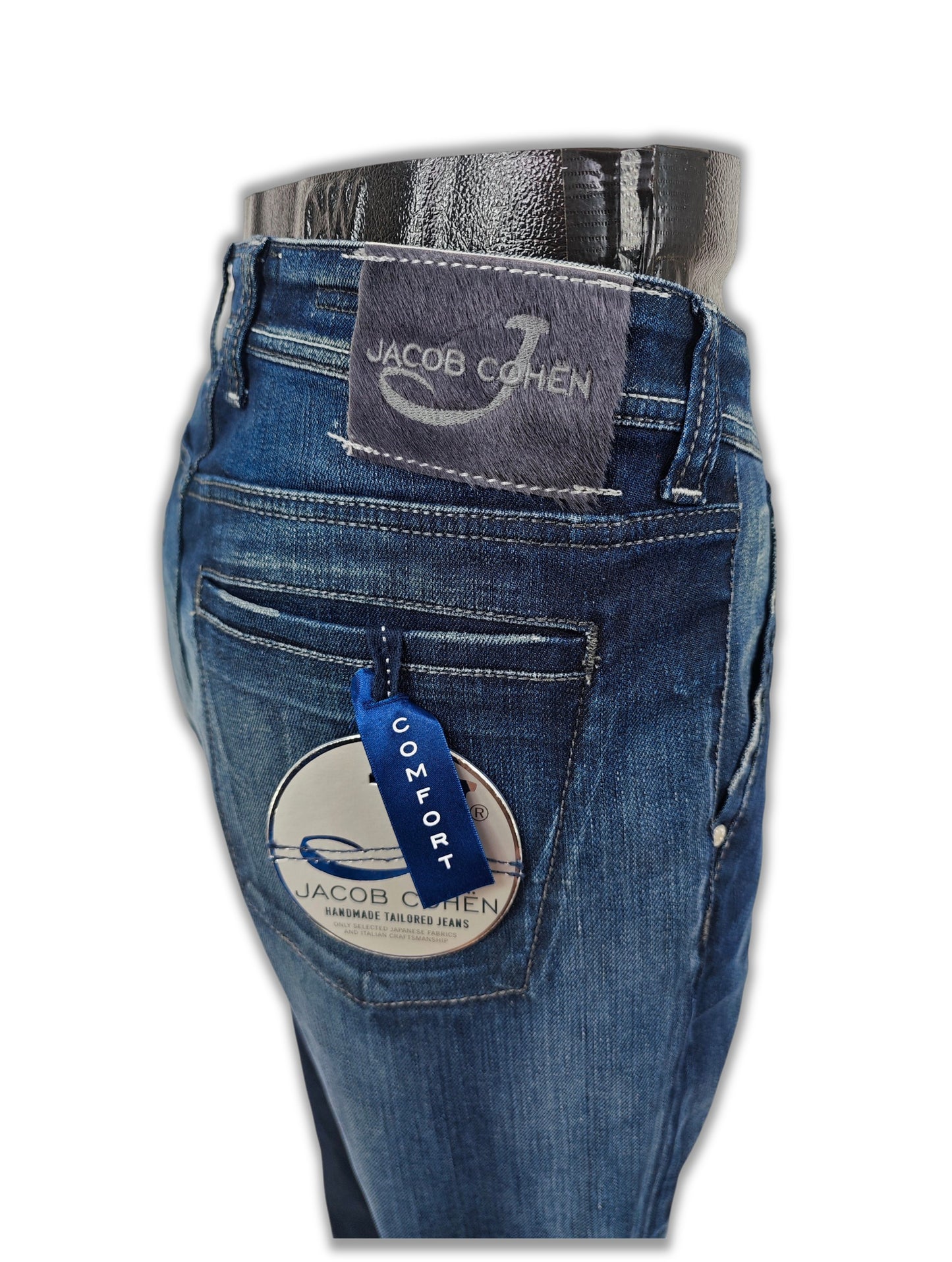 Jacob Cohen 606 Comfort Jeans Size 33 might also fit as 32